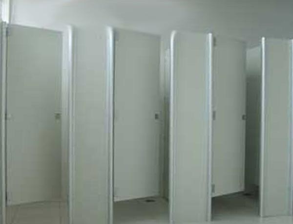 Portas e Divisórias Sanitárias em SP